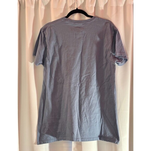 Disney World Castle Most Magical Place on Earth distressed T-Shirt Large Adult - Picture 4 of 4